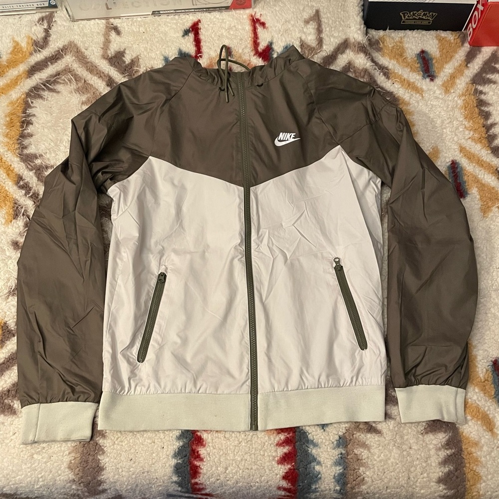 Nike Mens Windbreaker Size Small - Olive Green